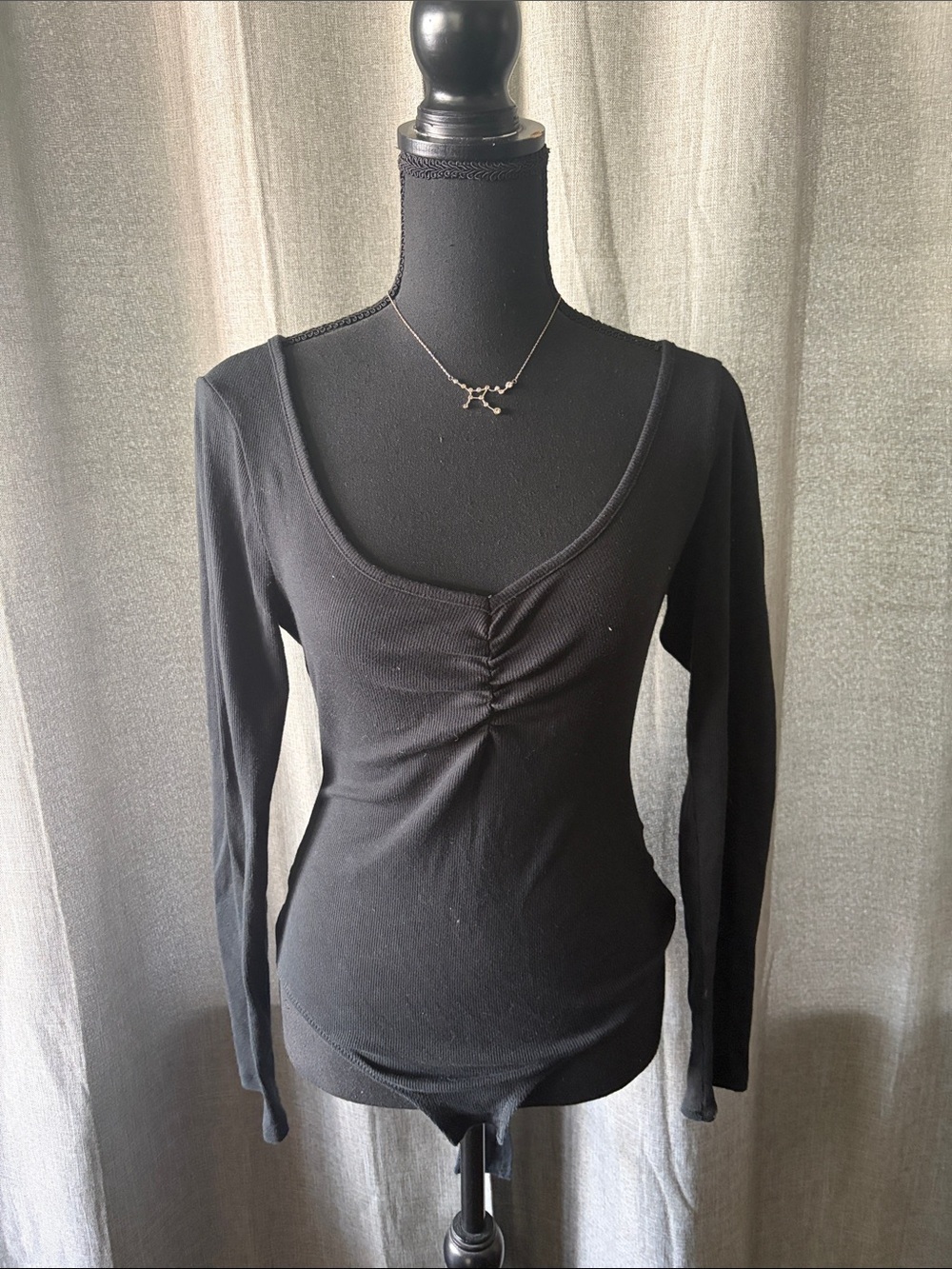 Madewell Black Long-Sleeve Scoop Neck Ruched Bodysuit